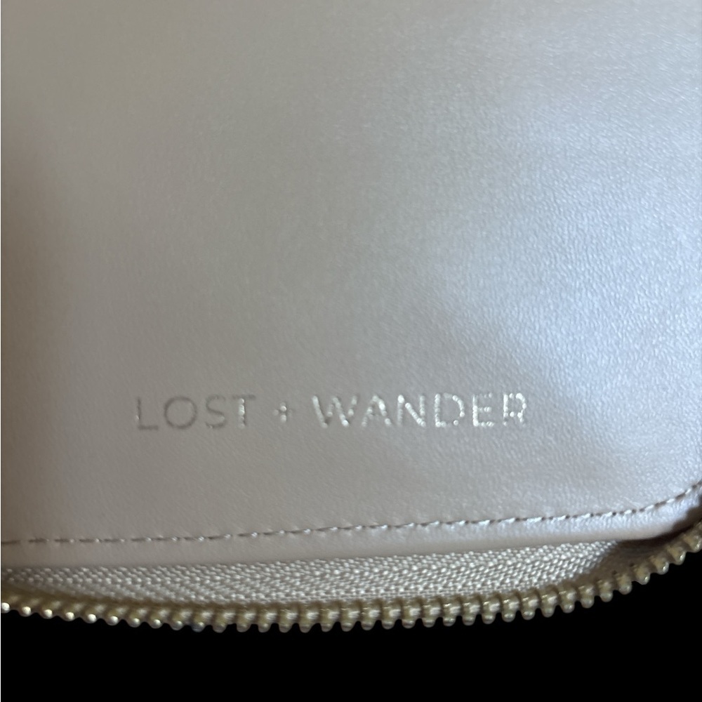 LOST + WANDER Travel Wristlet Organizer - NEW - Picture 7 of 8